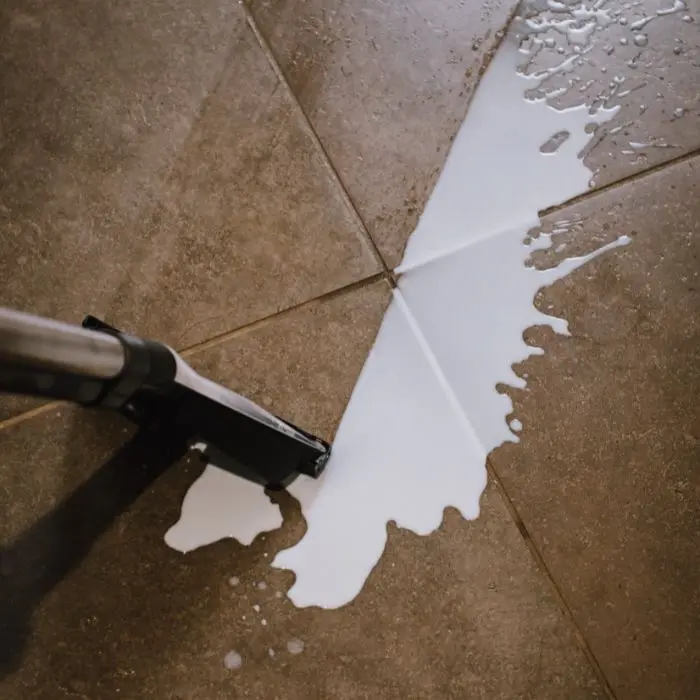 Nettoyage sols et surfaces avec aspirateur Vivenso